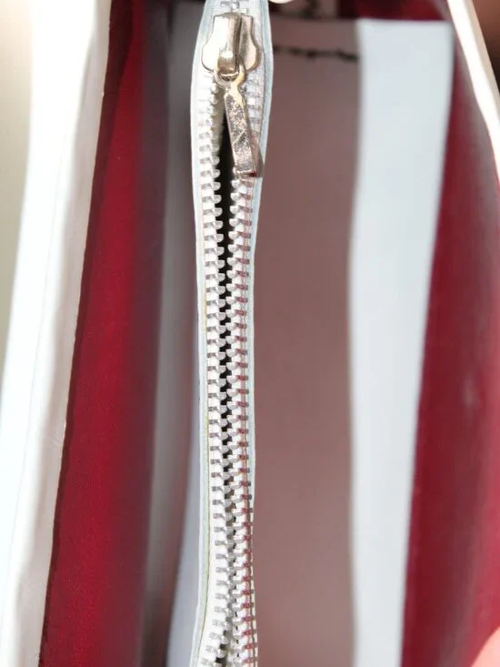 NEW Henry Beguelin White Shoulder Bag Omino Logo Turn Lock Handbag - Picture 15 of 16